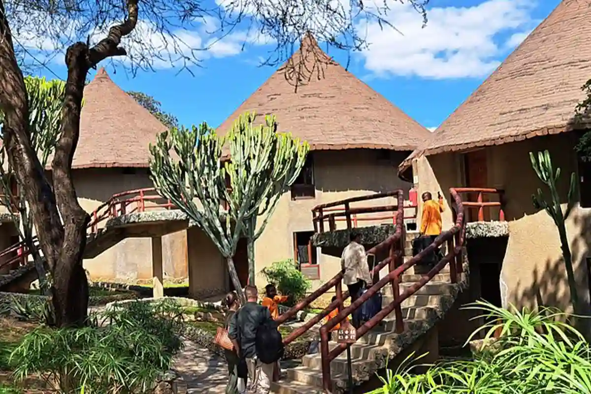 4 days mid-range lodge joining safari - Serengeti sopa lodge