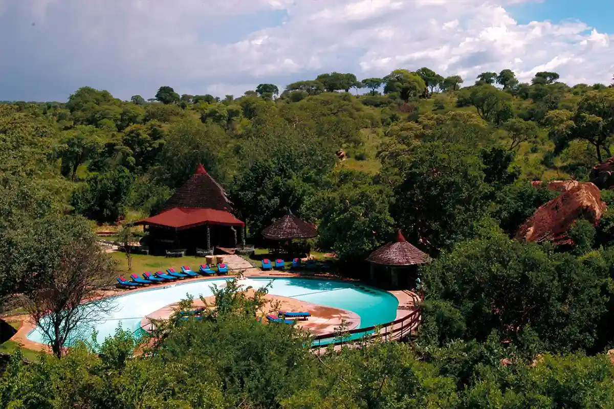 Mid-Range Lodge Safari Hero