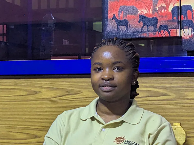 Elizabeth - Reservations Manager